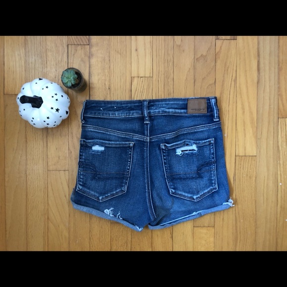 American Eagle High Rise Short - Picture 3 of 3